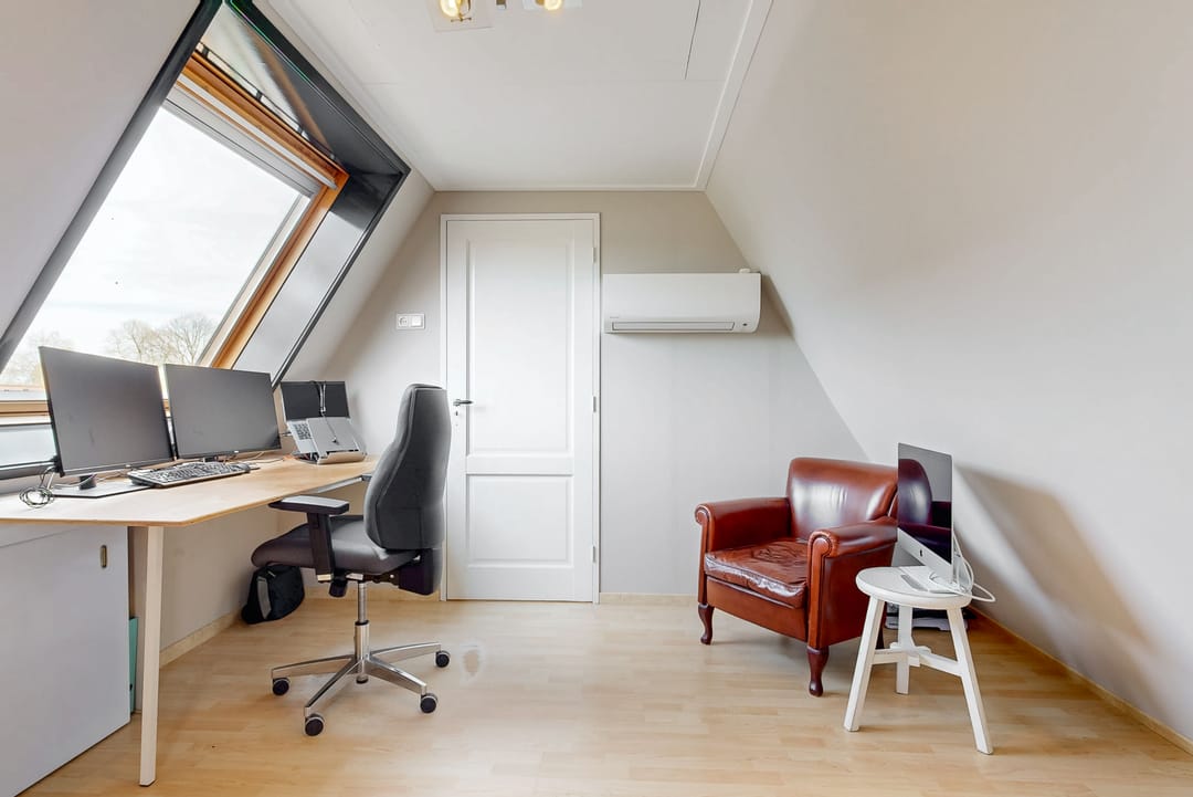 Foto 32 van Meester van Rennesweg 29