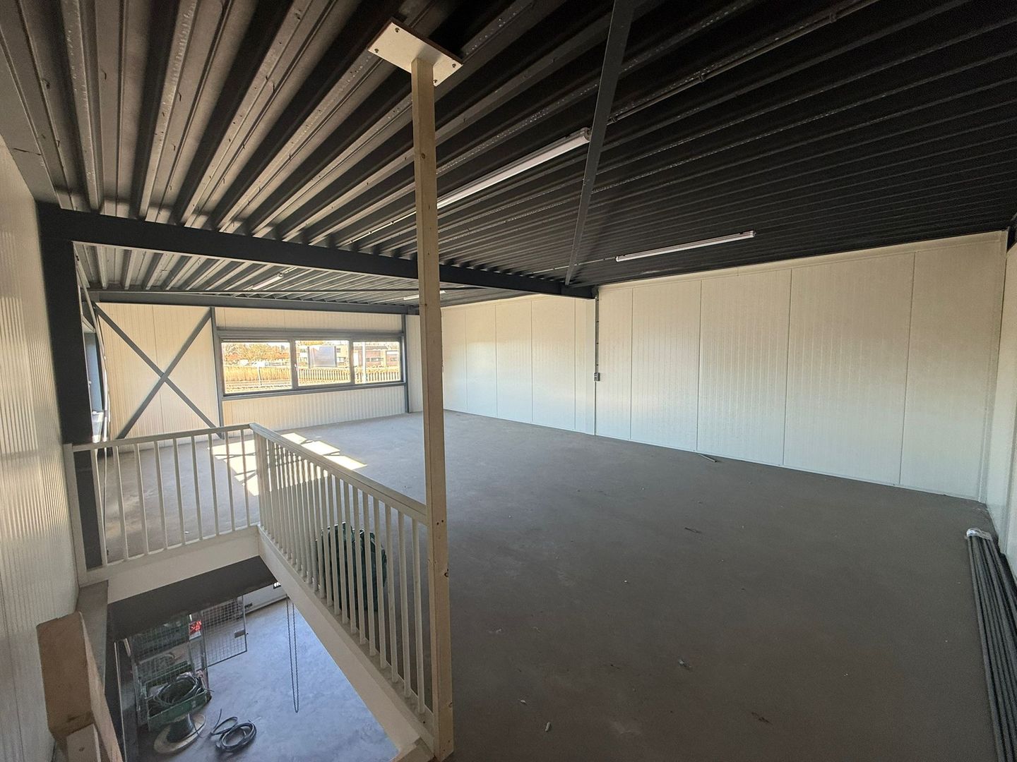 View photo 3 of Middelblok 210-e