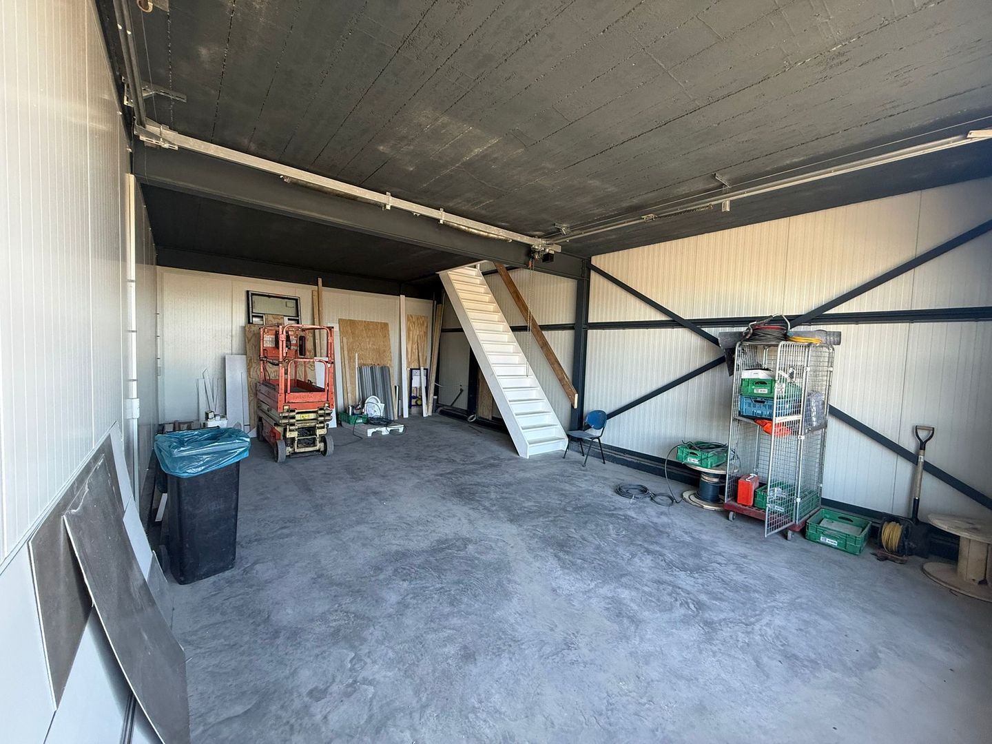 View photo 2 of Middelblok 210-e