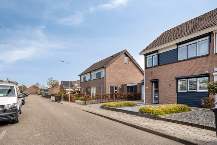 Foto 3 van Roofvogelstraat 46