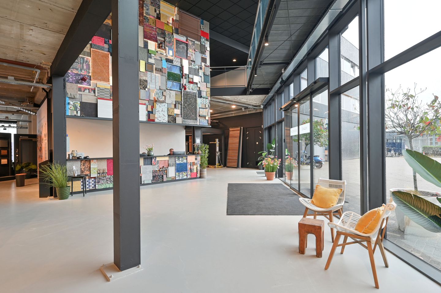 Bekijk foto 2 van Oscar Romerolaan 5