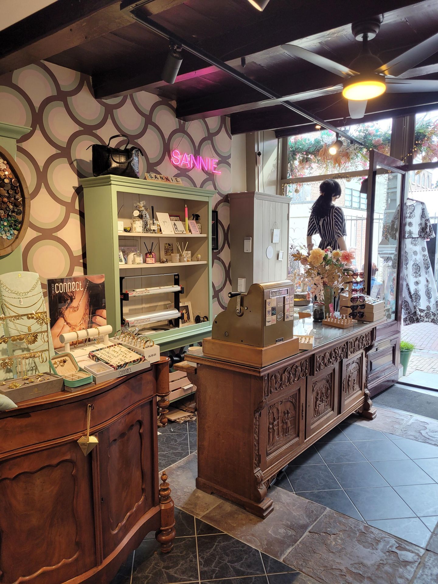 View photo 5 of Burgstraat 7