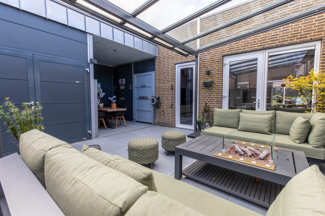 Modern Bungalow with Carport and Private Patio in Vossepark — 17