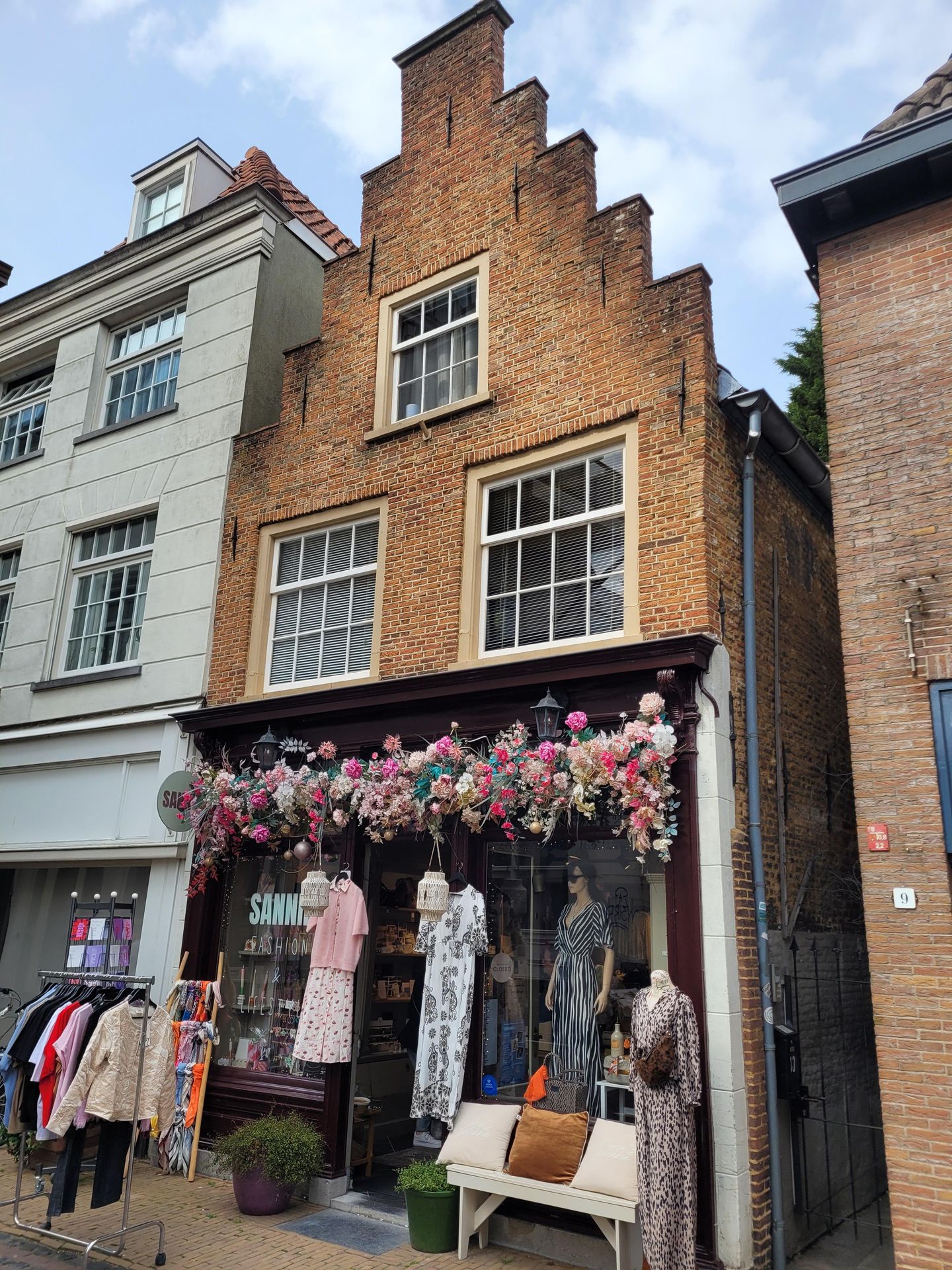 View photo 1 of Burgstraat 7