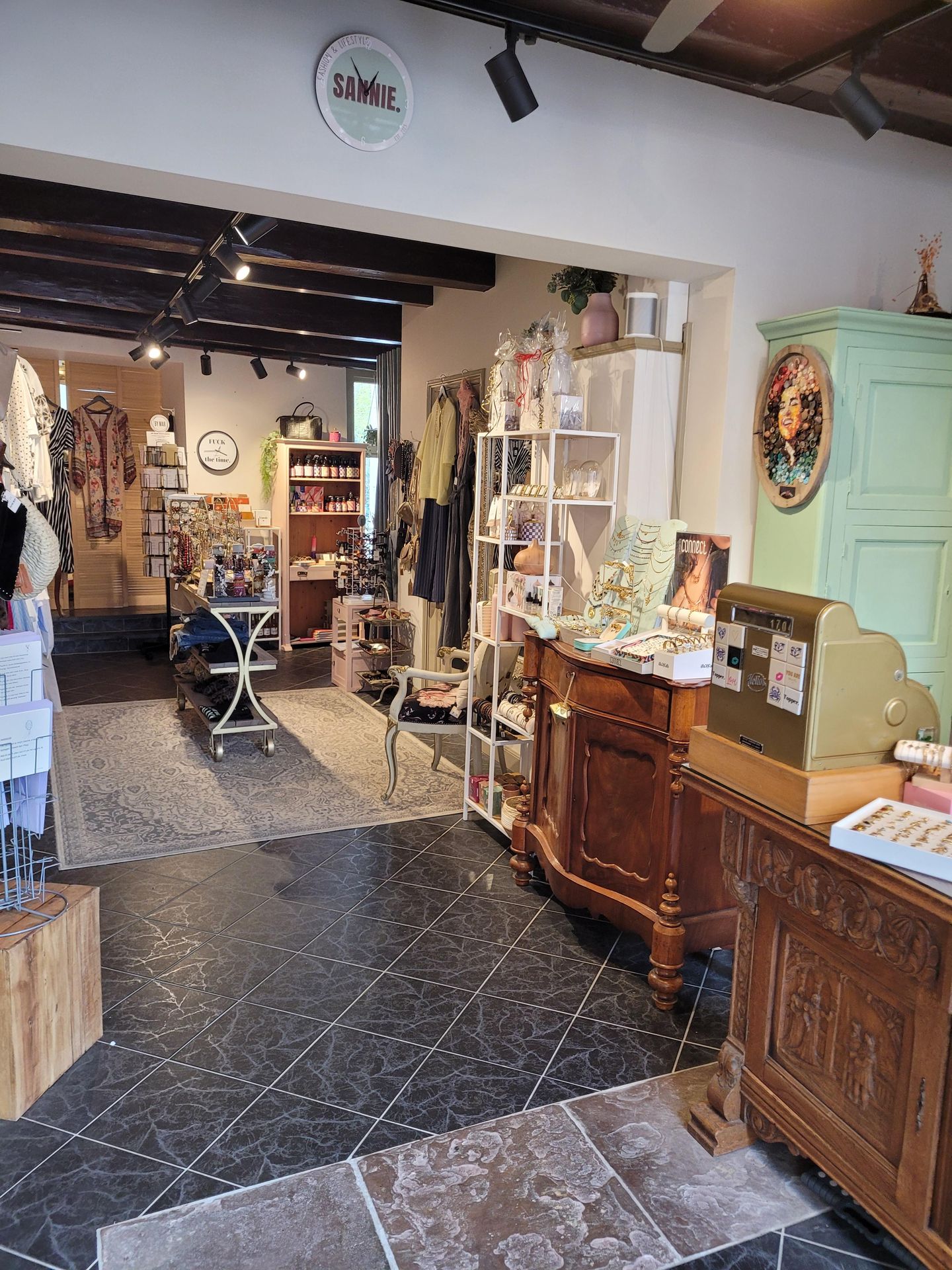 View photo 3 of Burgstraat 7