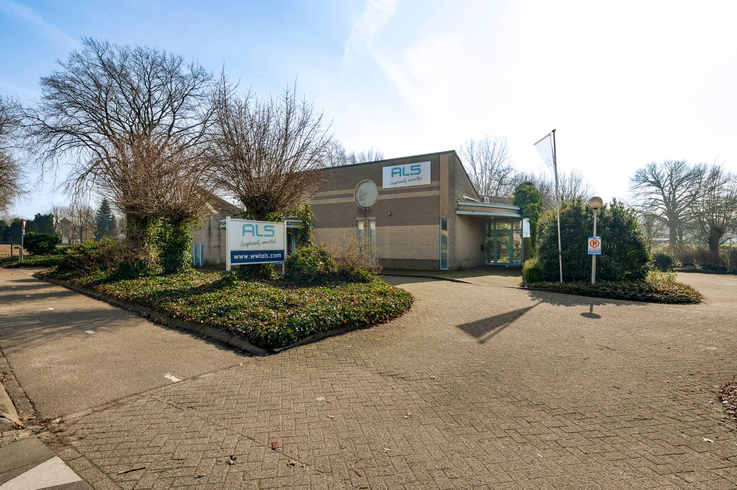 View photo 1 of Margarethastraat 71