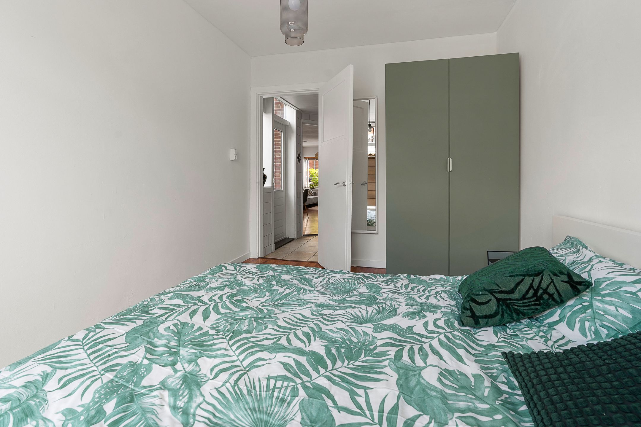 Energy-efficient ground floor apartment with front and back garden in Utrecht Zuilen — 21