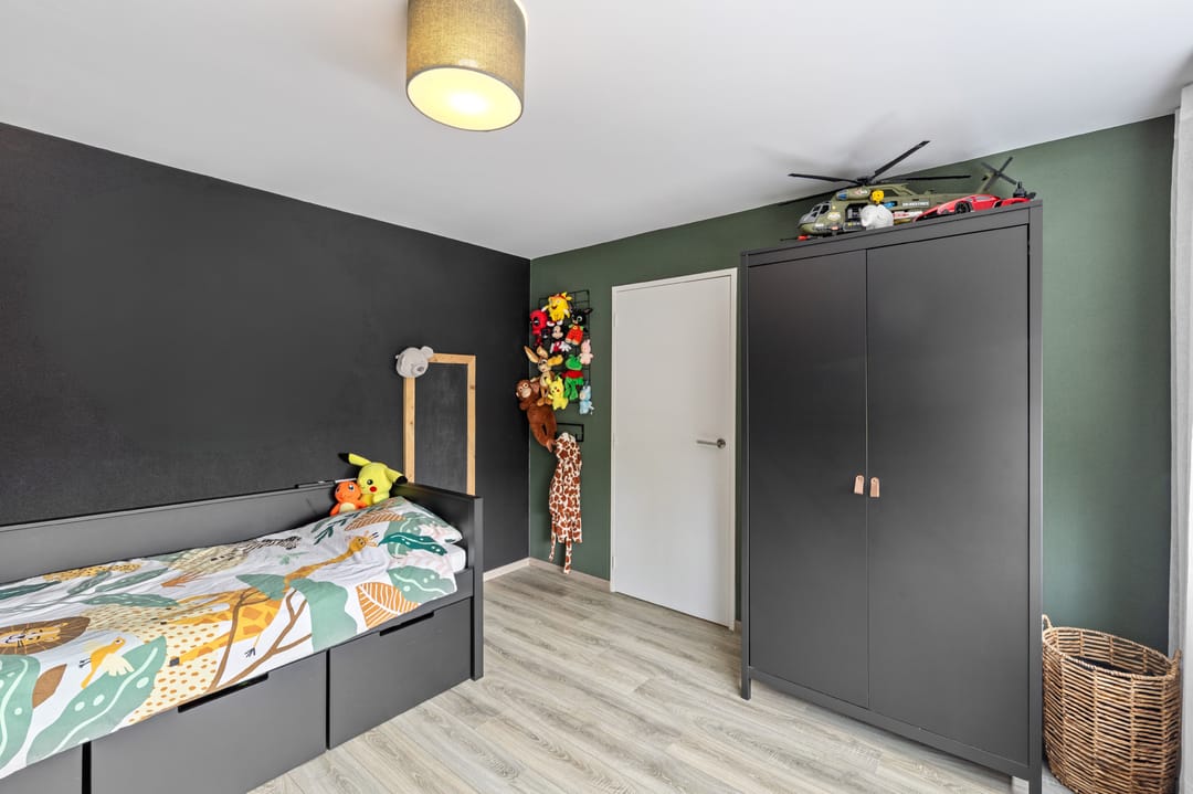 Luxury Fully Renovated Terraced Home with Sunny Garden and Canopy — 26