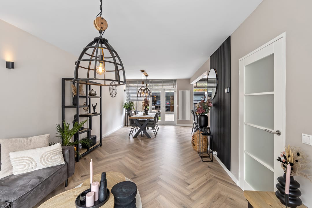 Luxury Fully Renovated Terraced Home with Sunny Garden and Canopy — 7