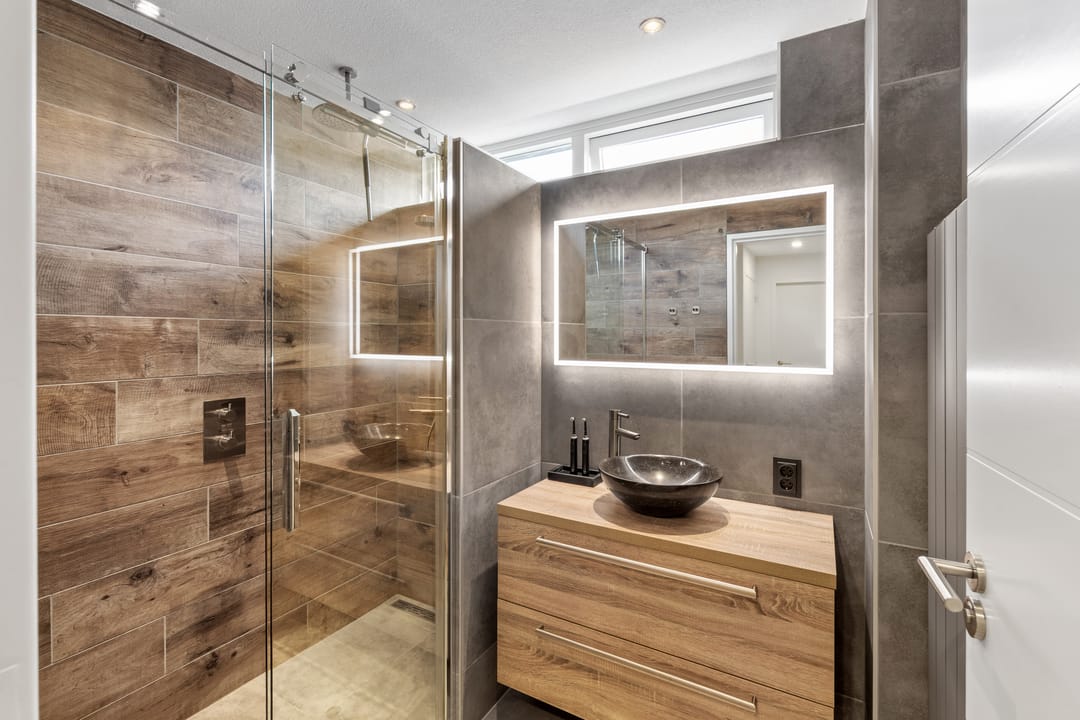 Luxury Fully Renovated Terraced Home with Sunny Garden and Canopy — 22