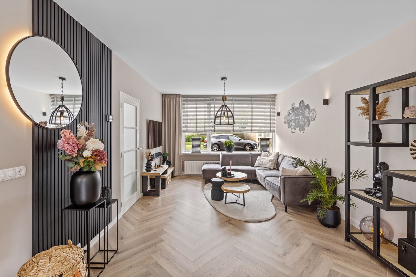 Luxury Fully Renovated Terraced Home with Sunny Garden and Canopy — 10