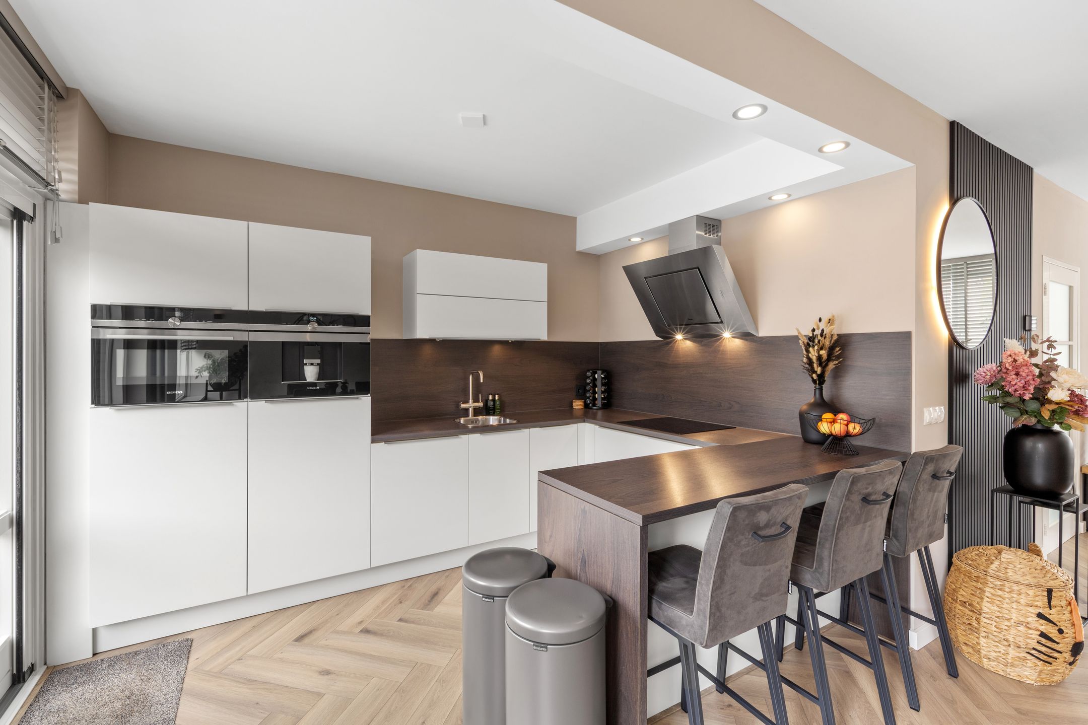 Luxury Fully Renovated Terraced Home with Sunny Garden and Canopy — 12
