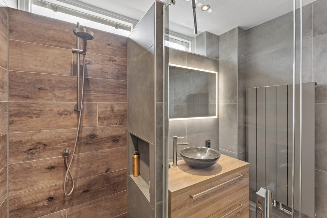 Luxury Fully Renovated Terraced Home with Sunny Garden and Canopy — 23