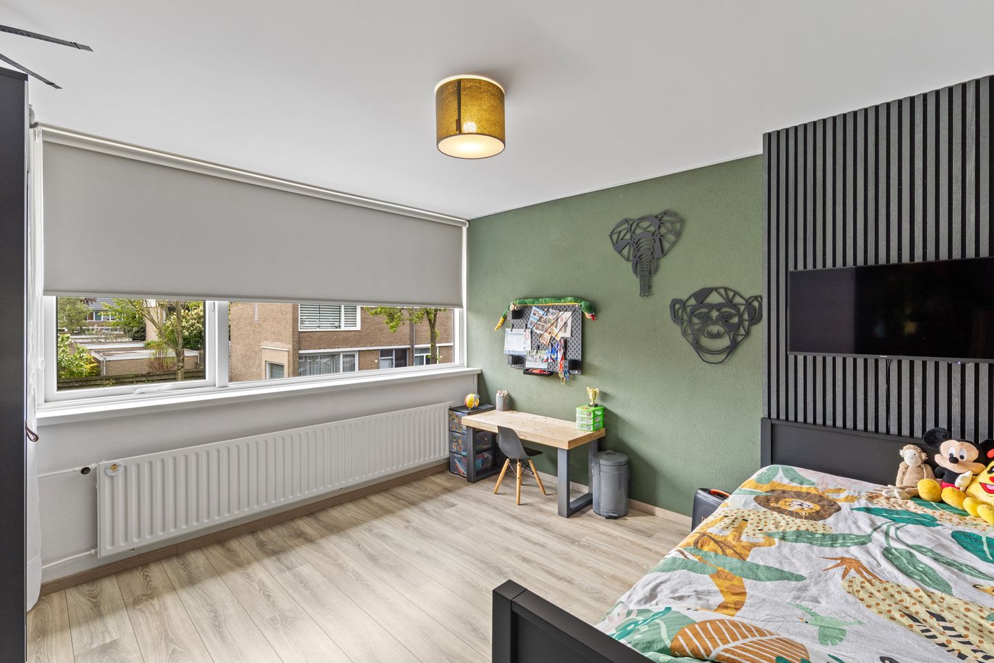 Luxury Fully Renovated Terraced Home with Sunny Garden and Canopy — 25