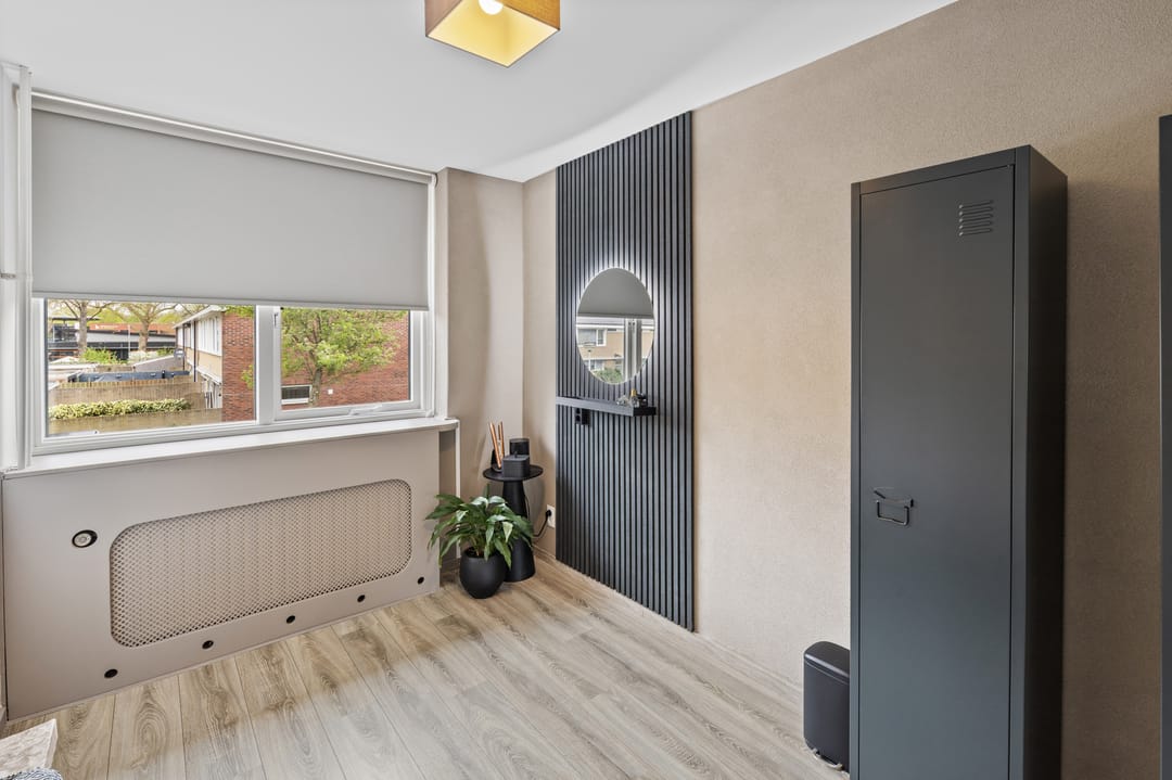Luxury Fully Renovated Terraced Home with Sunny Garden and Canopy — 28