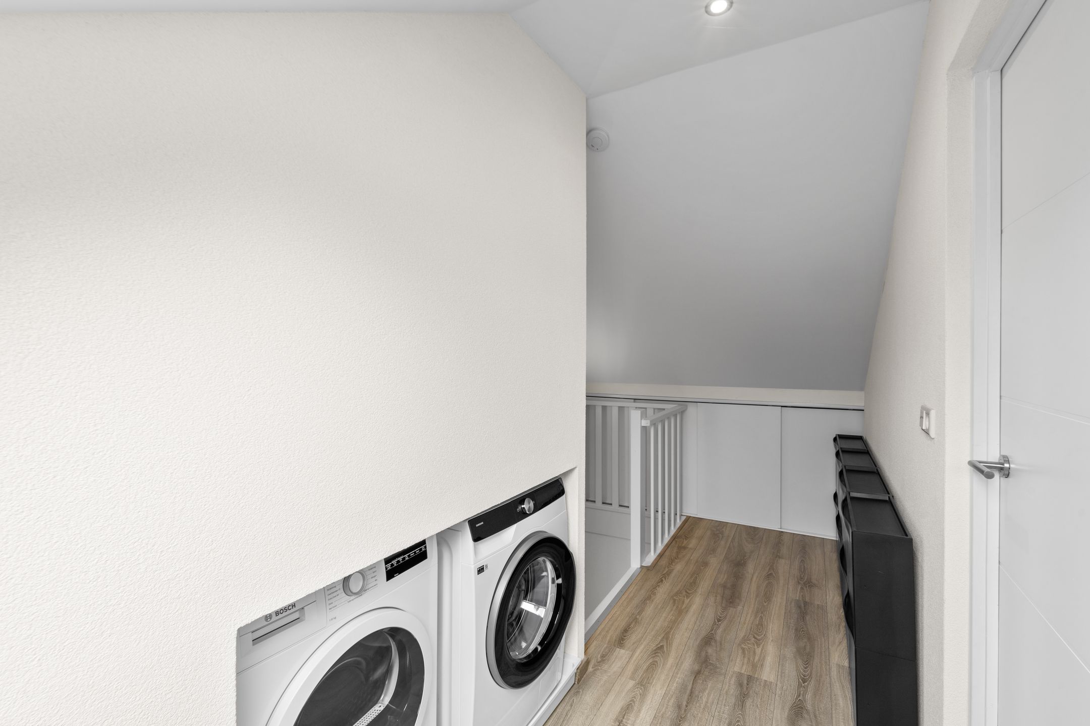 Luxury Fully Renovated Terraced Home with Sunny Garden and Canopy — 33