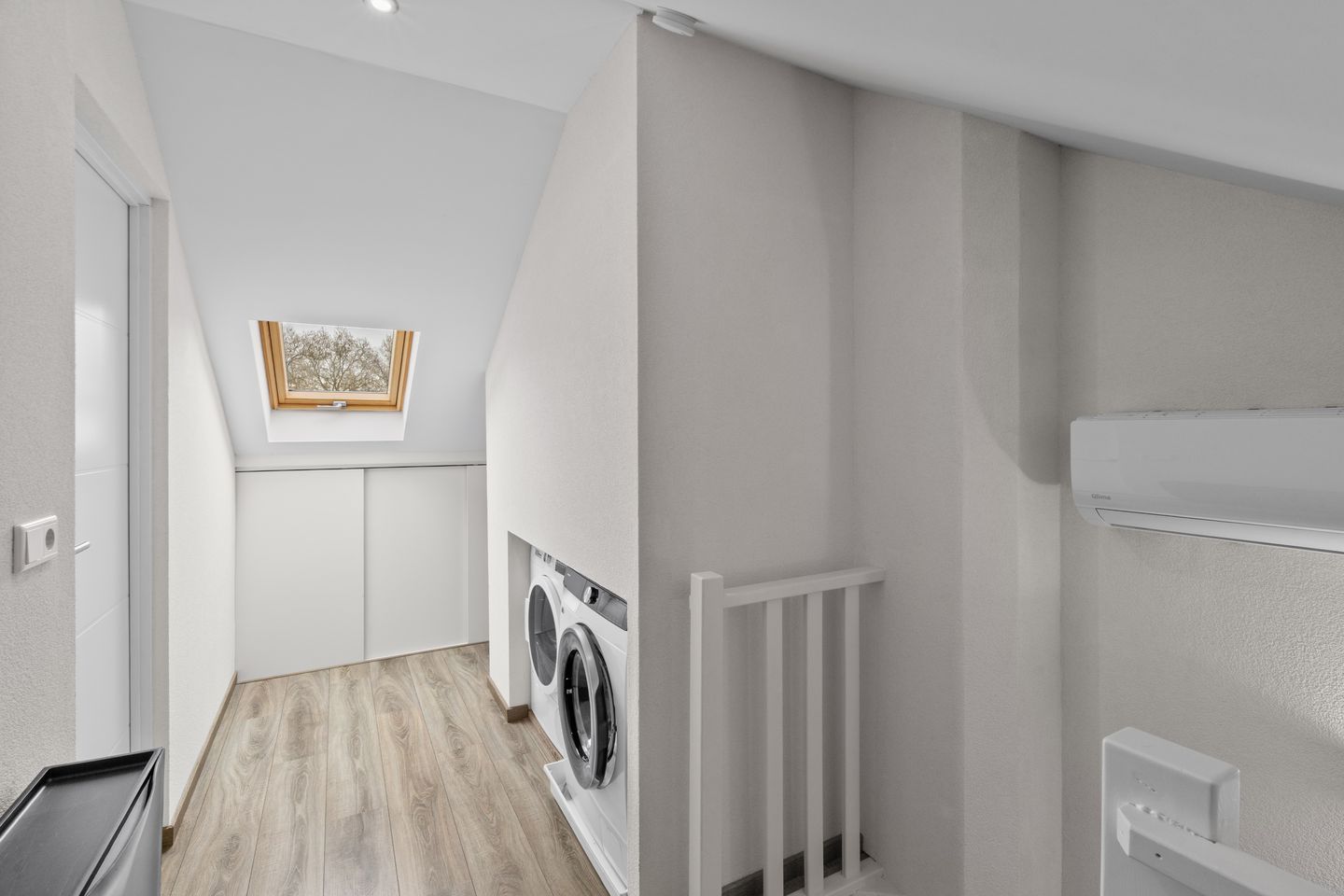 Luxury Fully Renovated Terraced Home with Sunny Garden and Canopy — 34