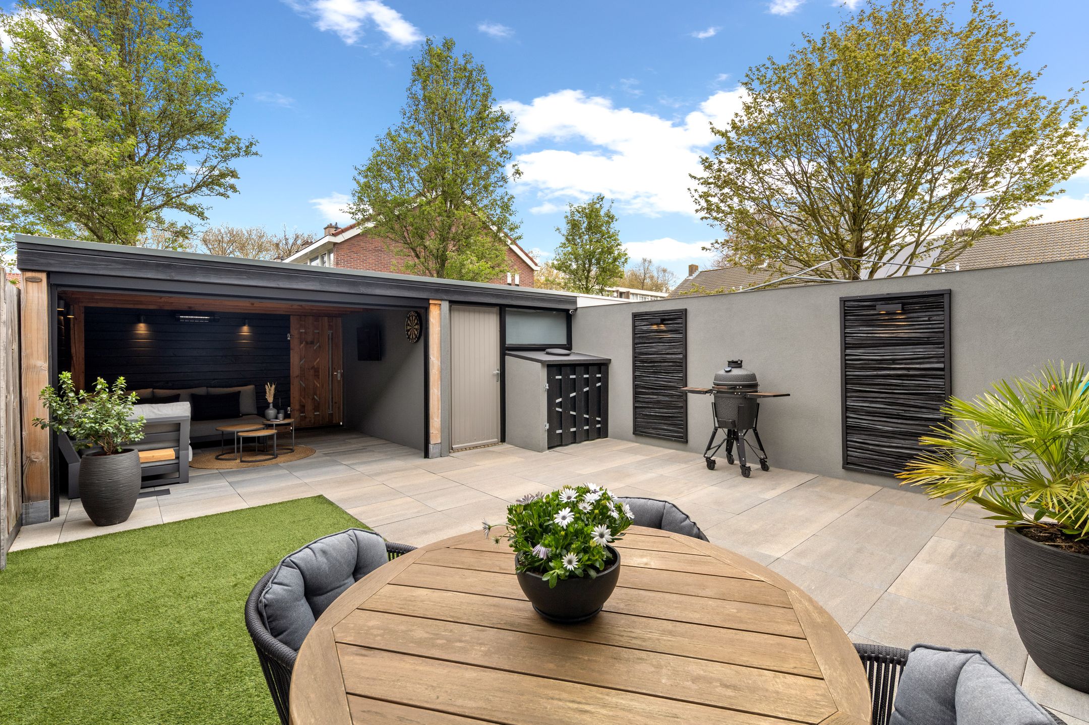 Luxury Fully Renovated Terraced Home with Sunny Garden and Canopy — 39