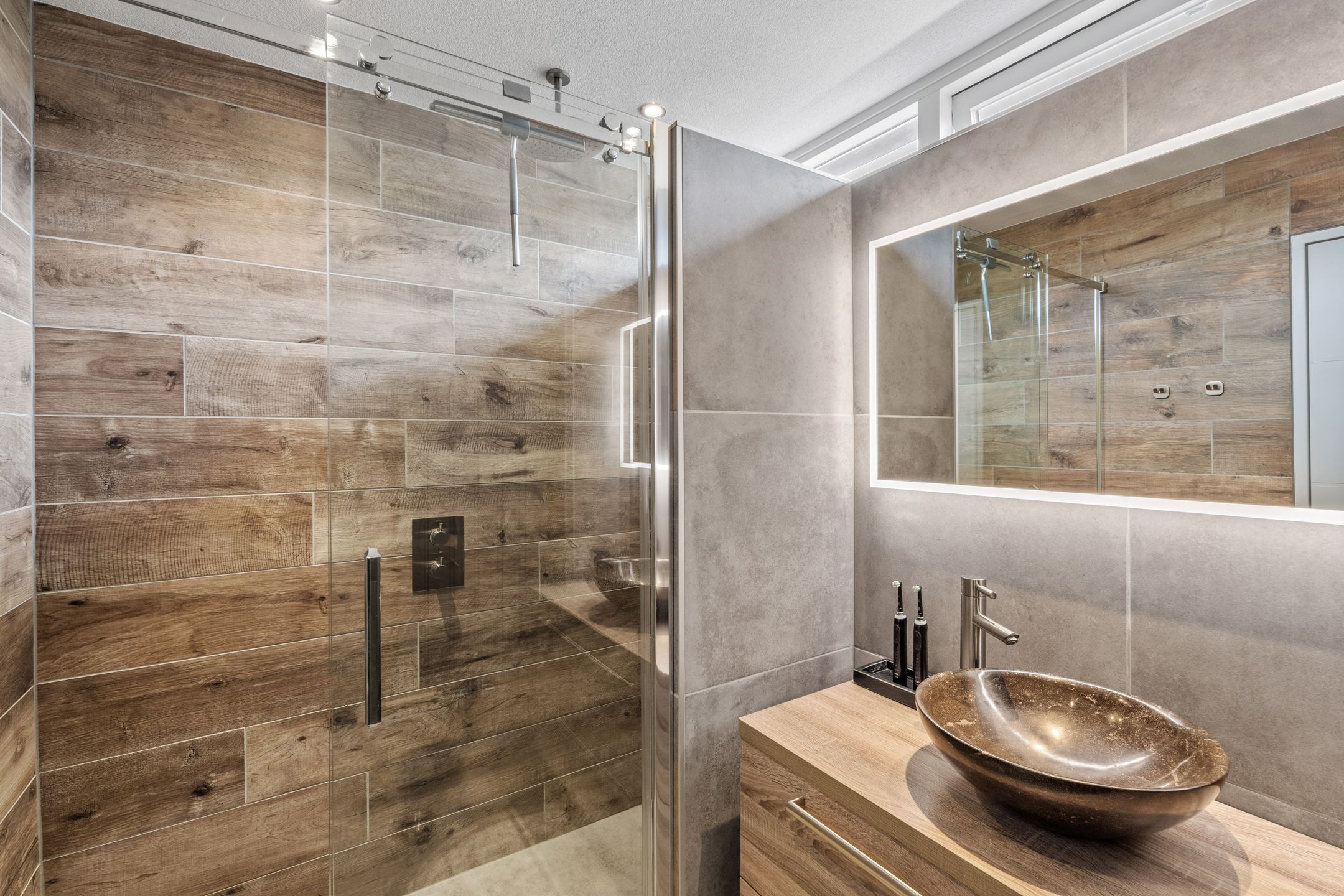 Luxury Fully Renovated Terraced Home with Sunny Garden and Canopy — 24