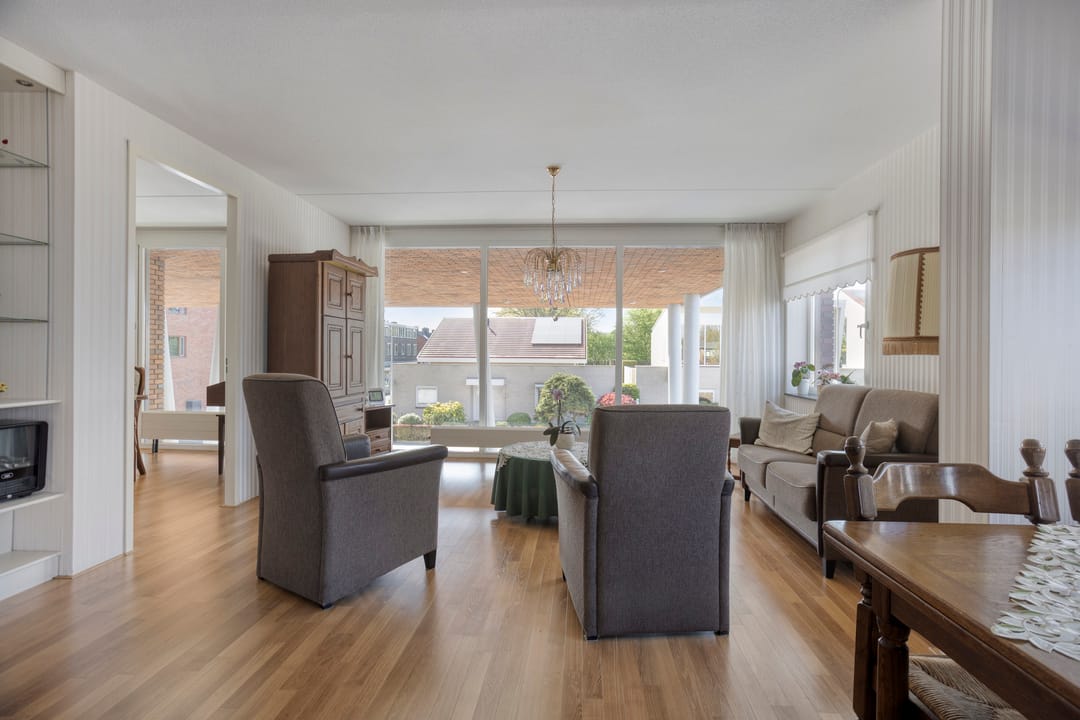 Spacious corner apartment with west-facing balcony and private parking in Hoogwerf-Zuid — 14