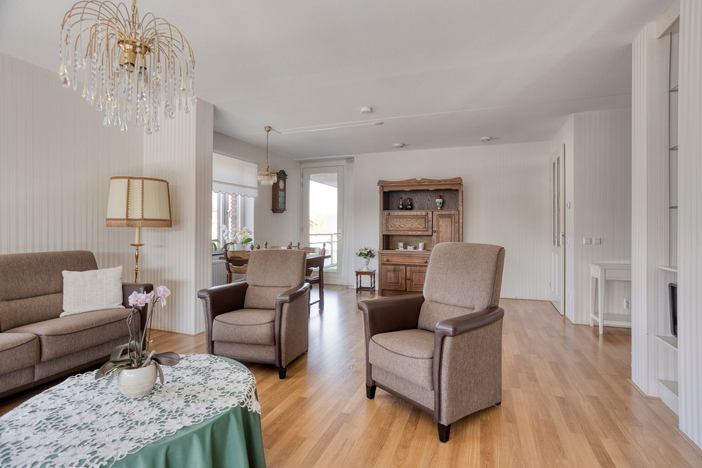 Spacious corner apartment with west-facing balcony and private parking in Hoogwerf-Zuid — 15