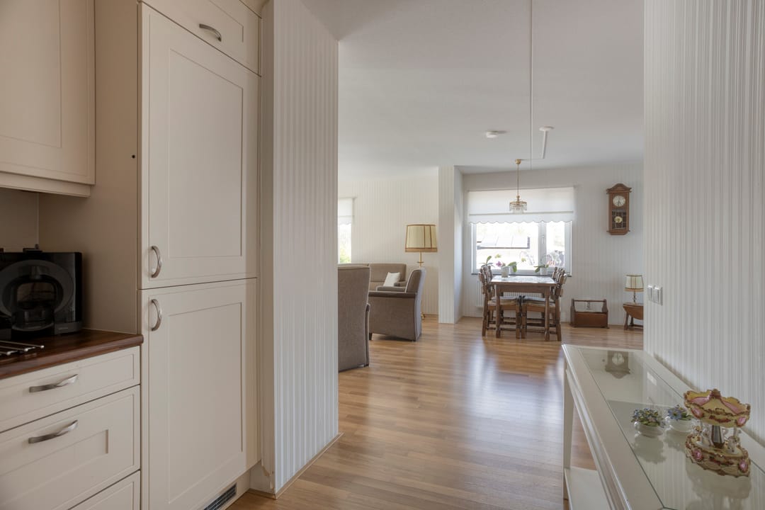 Spacious corner apartment with west-facing balcony and private parking in Hoogwerf-Zuid — 23