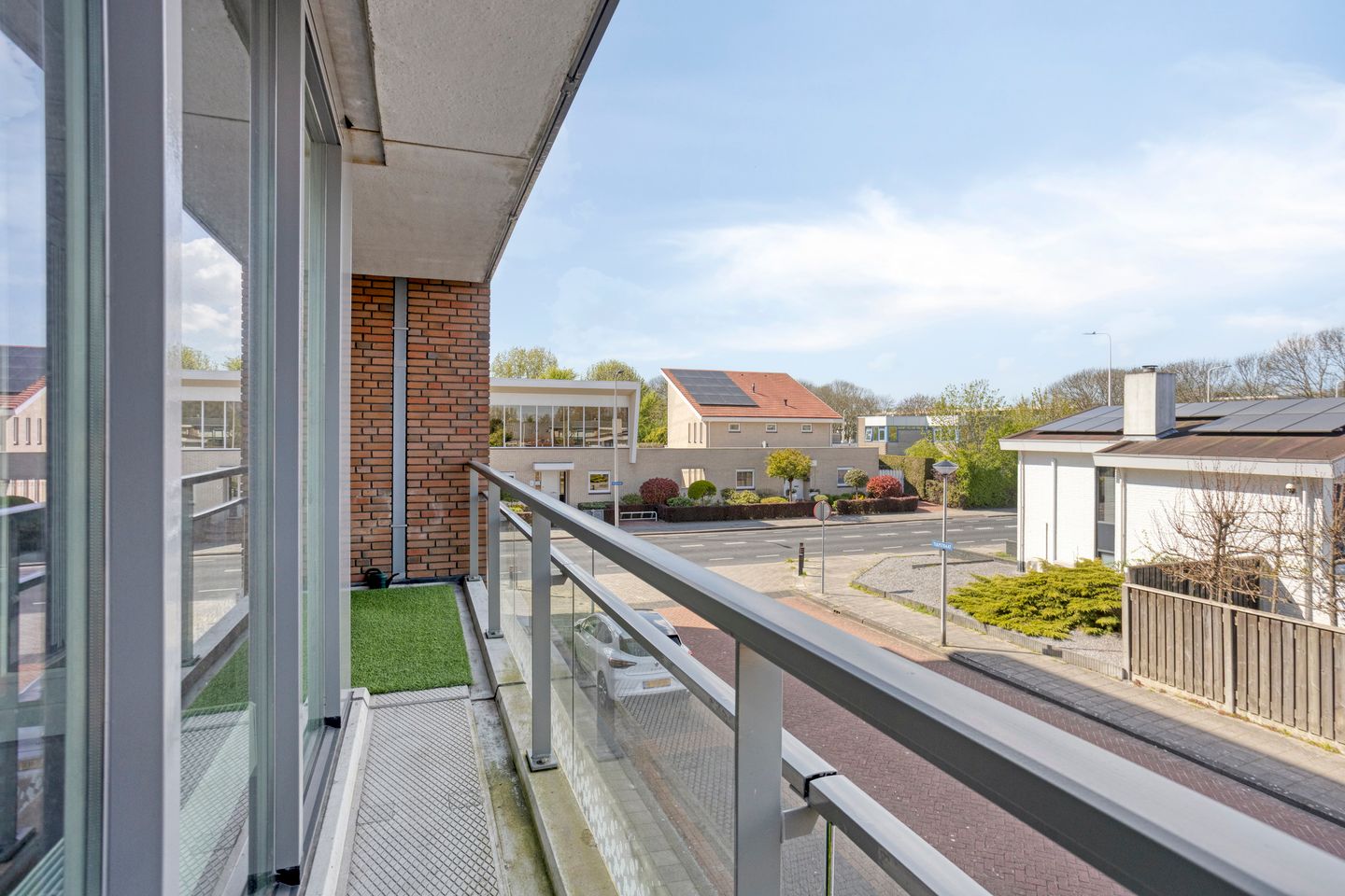 Spacious corner apartment with west-facing balcony and private parking in Hoogwerf-Zuid — 30