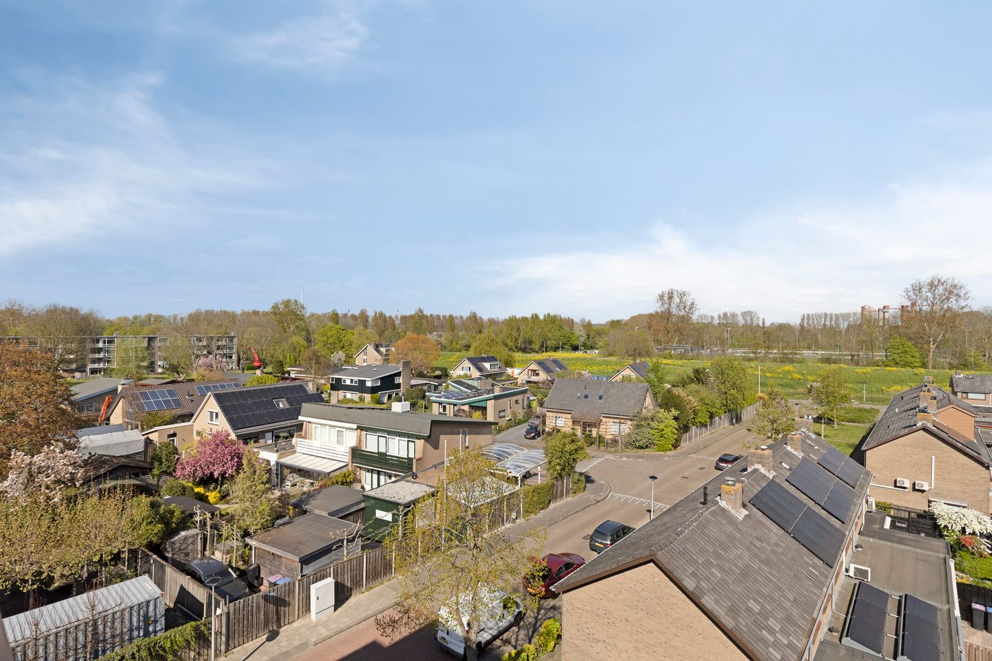 Spacious corner apartment with west-facing balcony and private parking in Hoogwerf-Zuid — 38