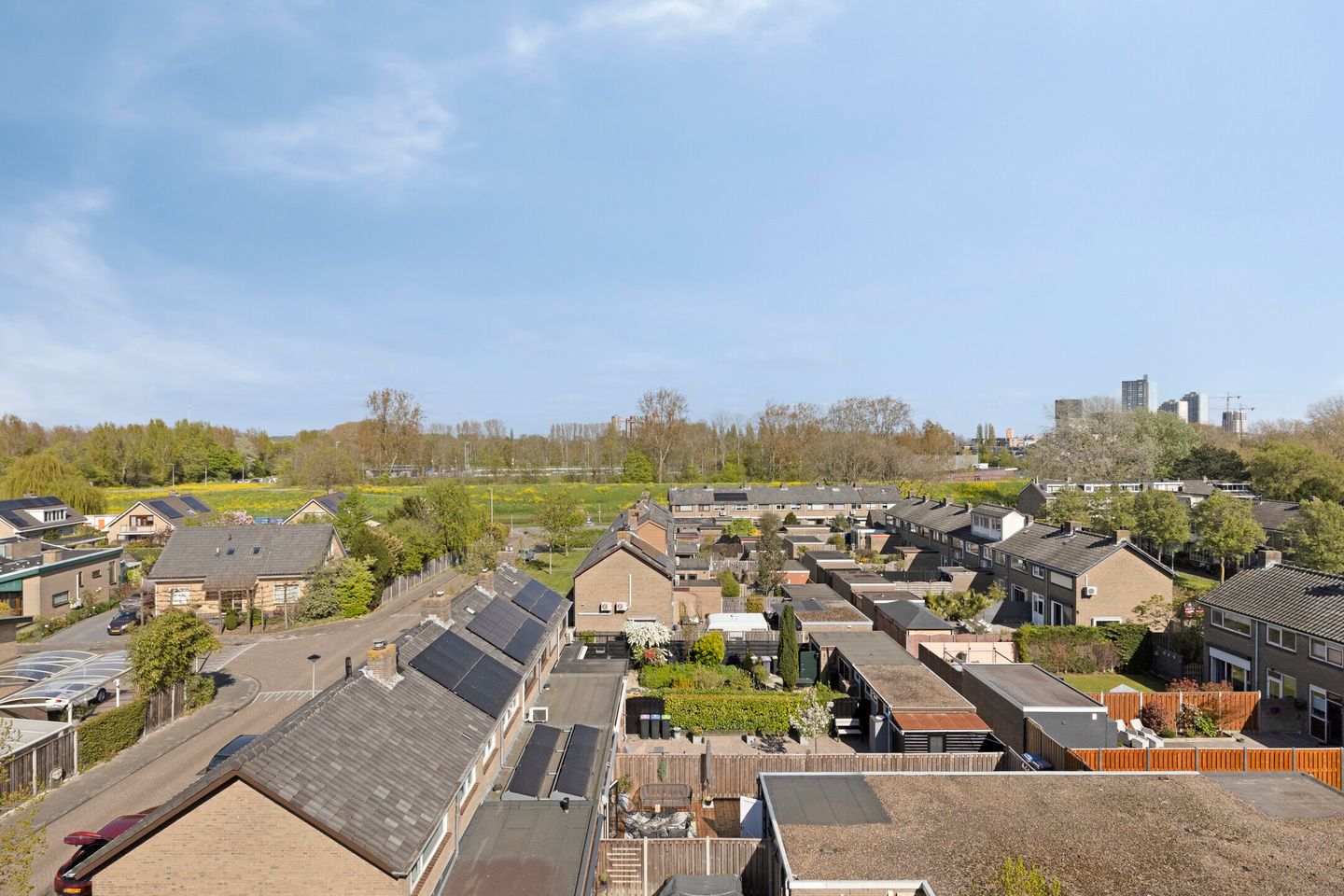 Spacious corner apartment with west-facing balcony and private parking in Hoogwerf-Zuid — 39