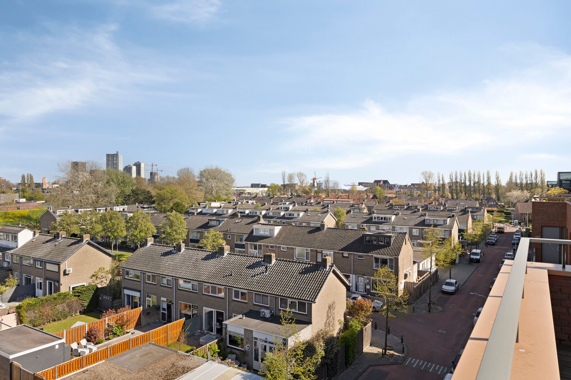 Spacious corner apartment with west-facing balcony and private parking in Hoogwerf-Zuid — 40