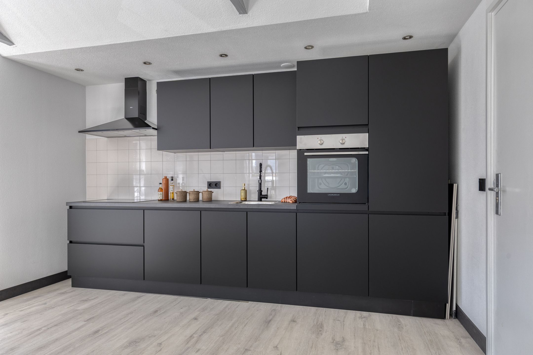 Photo 6 of Javastraat 48-A