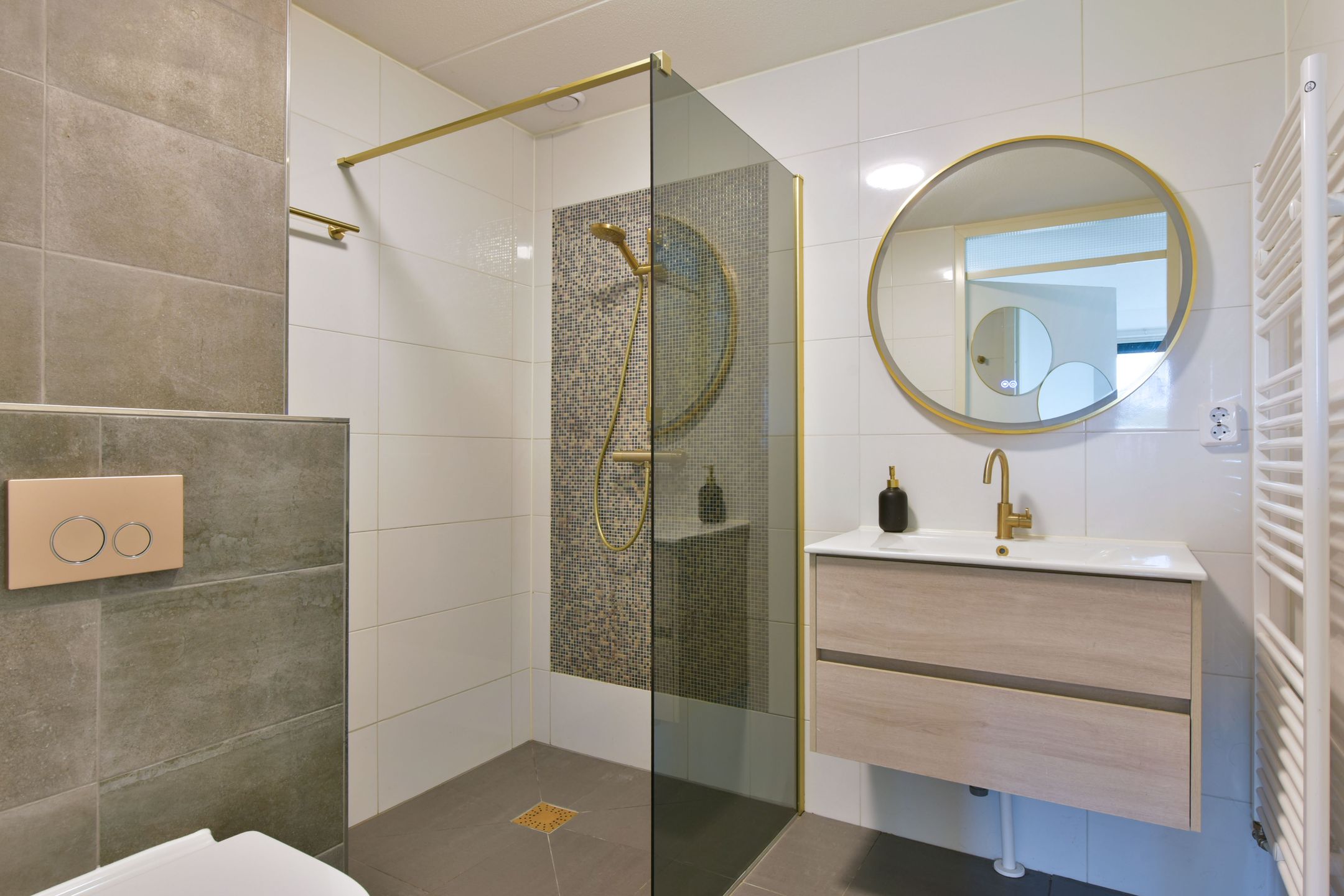 Foto 15 van Taeke van der Meerstraat 13-A