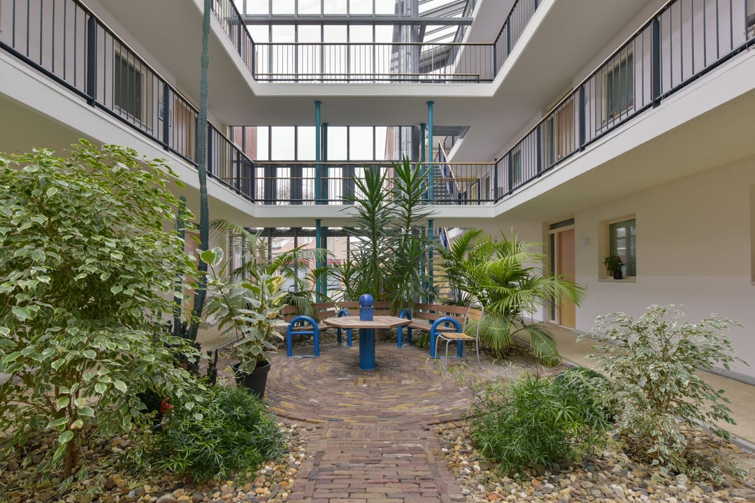 Ground floor apartment with terrace and dike views near Markermeer — 32
