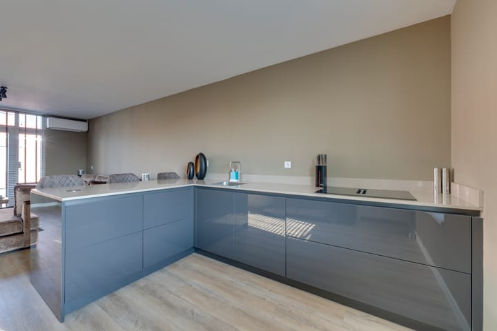 Photo 3 of Julianastraat 14-A