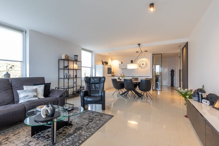 Photo 2 of Directeur van der Mühlenlaan 42-C