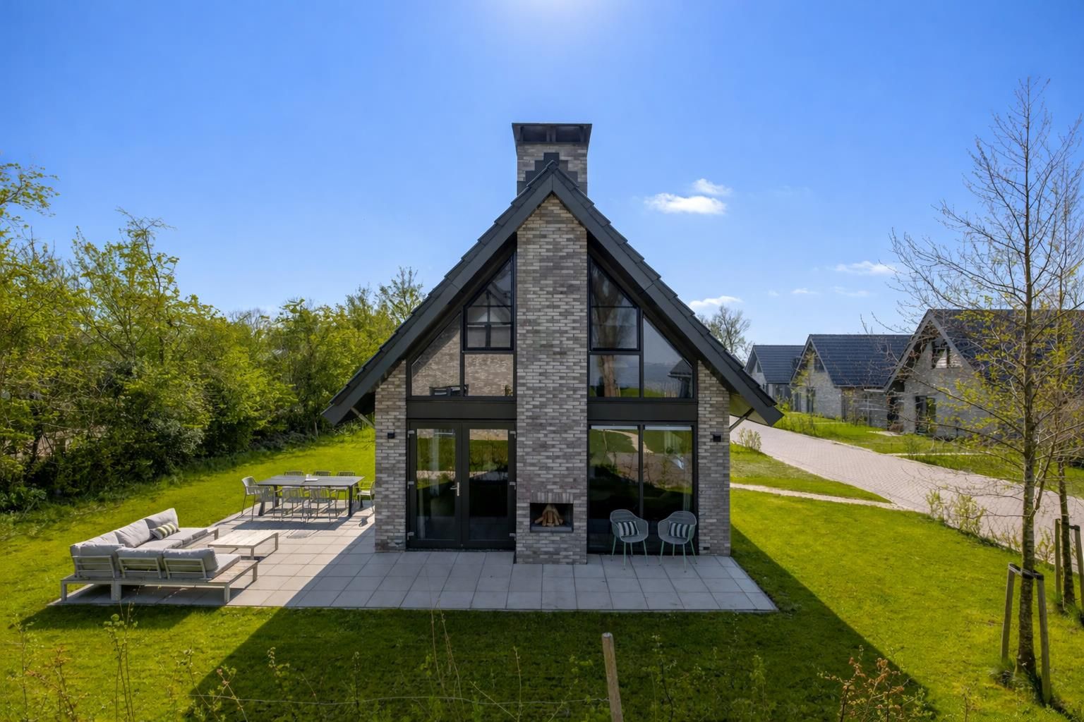 3-bedroom freehold villa in Elahuizen — photo 1 of 5