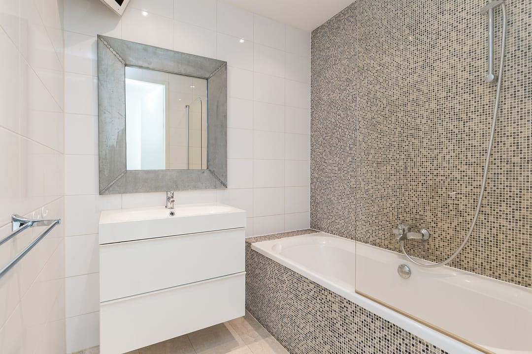 Exclusive 21st Floor Apartment with Panoramic Views in Zaandam — 23