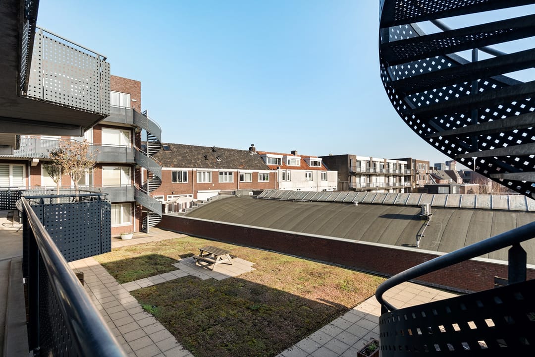 Spacious 3-room apartment with balcony and parking in Eindhoven — 22