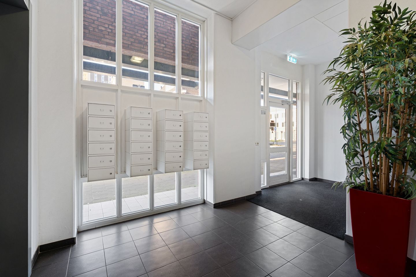 Spacious 3-room apartment with balcony and parking in Eindhoven — 19
