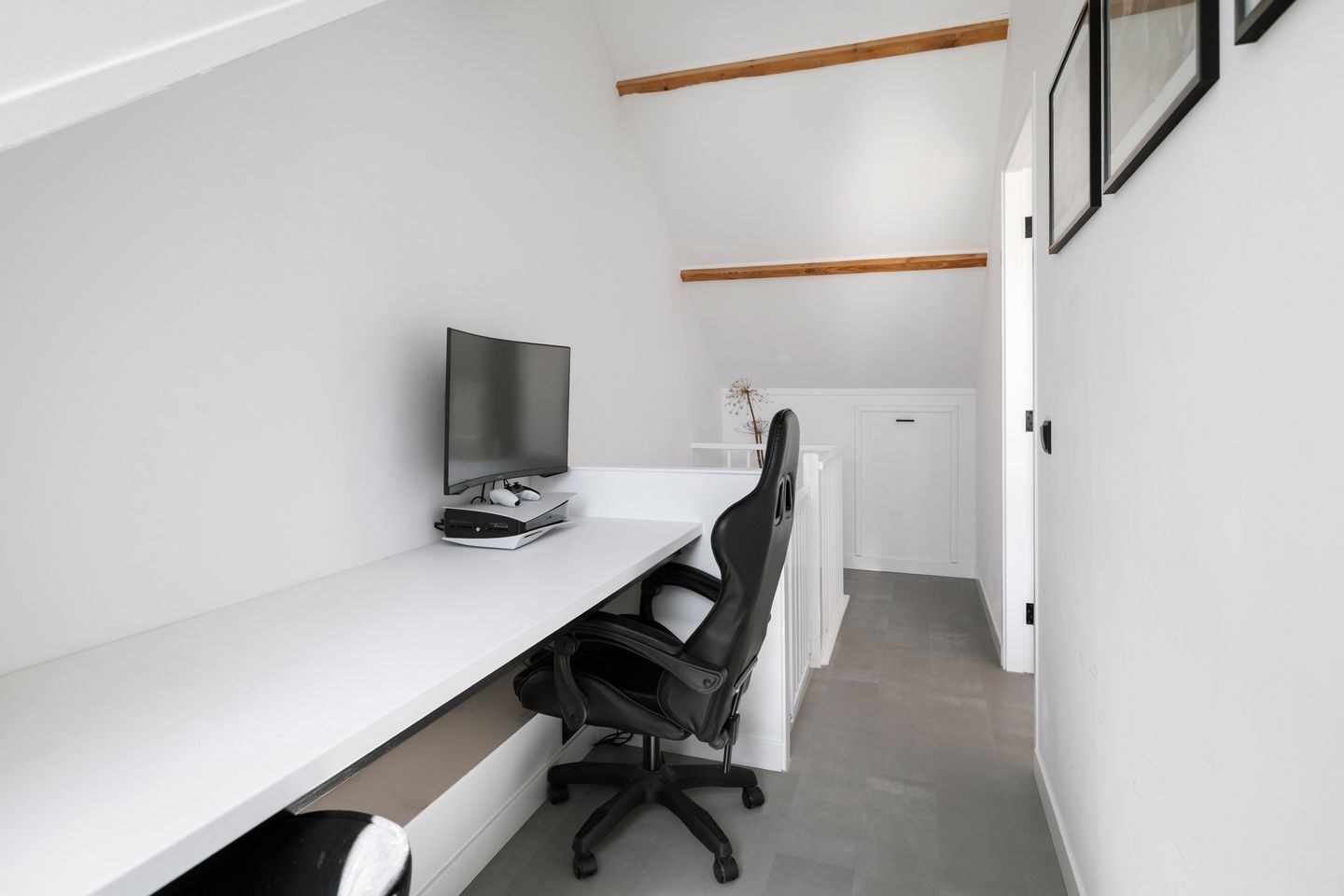 Photo 34 of Meerkoet 50