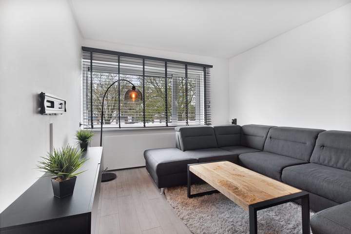 Photo 4 of Maanstraat 17