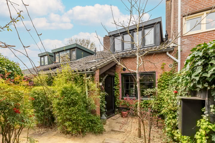 Photo 3 of Bijenmeent 118