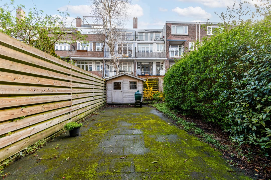 Ground floor apartment with deep garden in popular 1930s neighborhood — 13