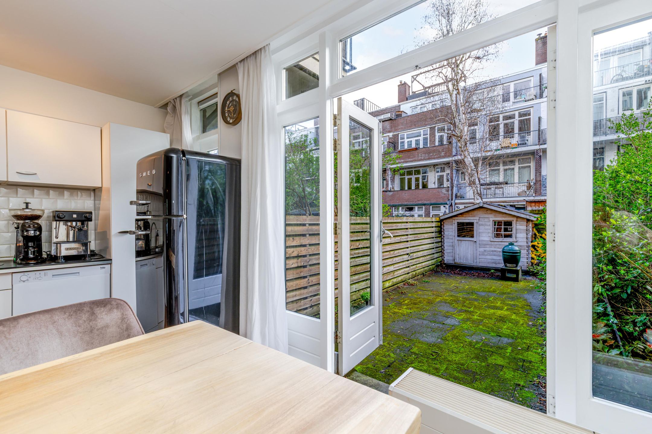 Ground floor apartment with deep garden in popular 1930s neighborhood — 12