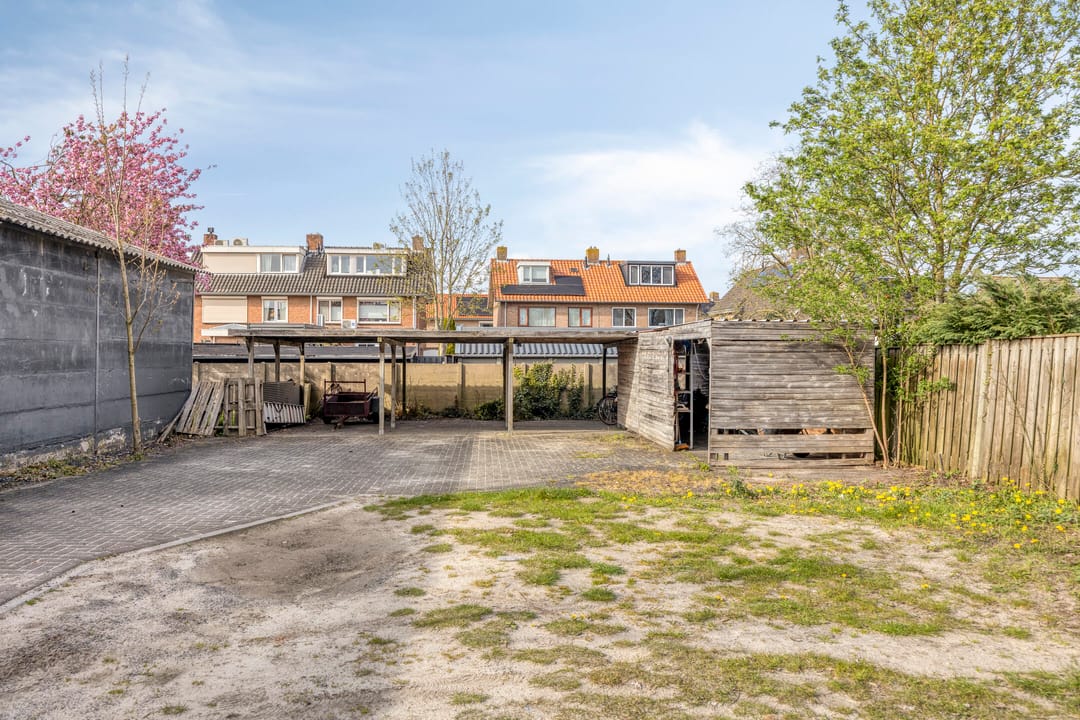 Characteristic Living and Working Space in Historic Building — 88