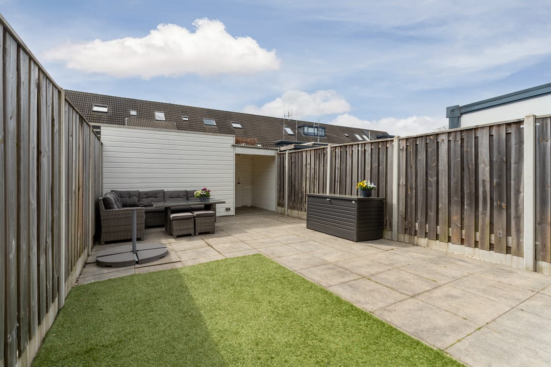 Move-in Ready 4-Bedroom Family Home in Almere Muziekwijk — 46