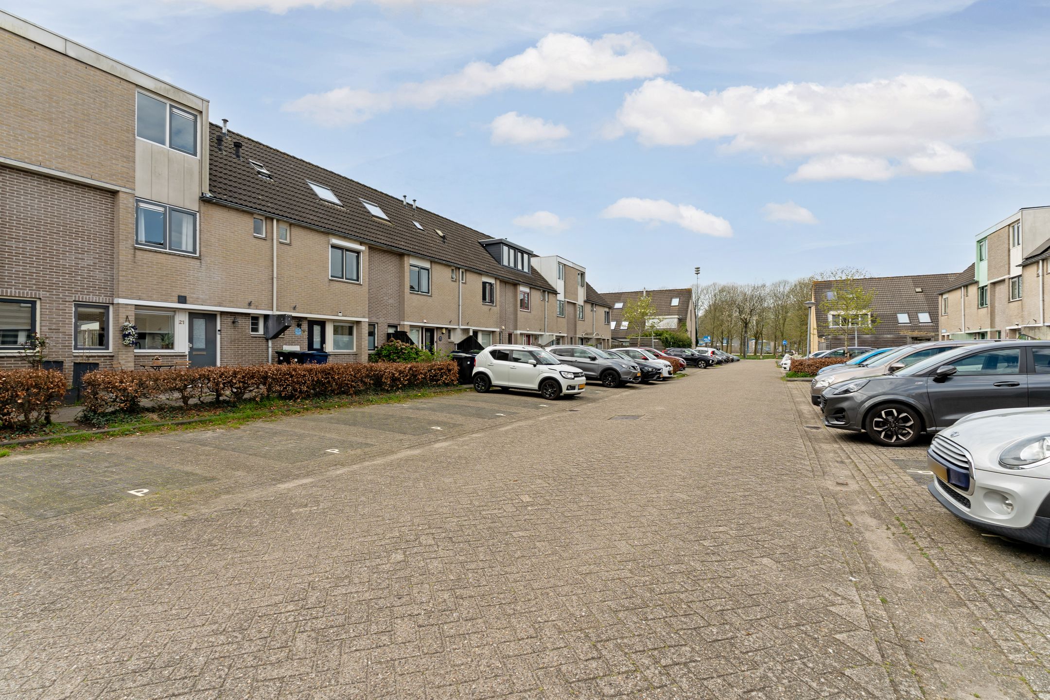 Move-in Ready 4-Bedroom Family Home in Almere Muziekwijk — 51