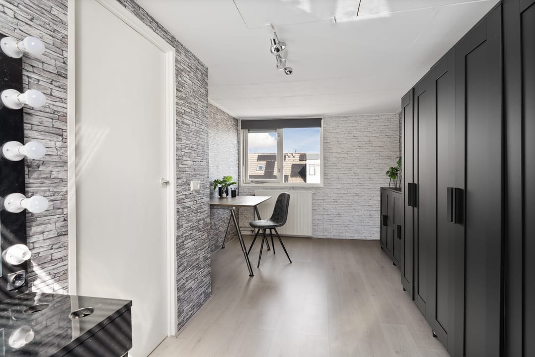 Move-in Ready 4-Bedroom Family Home in Almere Muziekwijk — 41