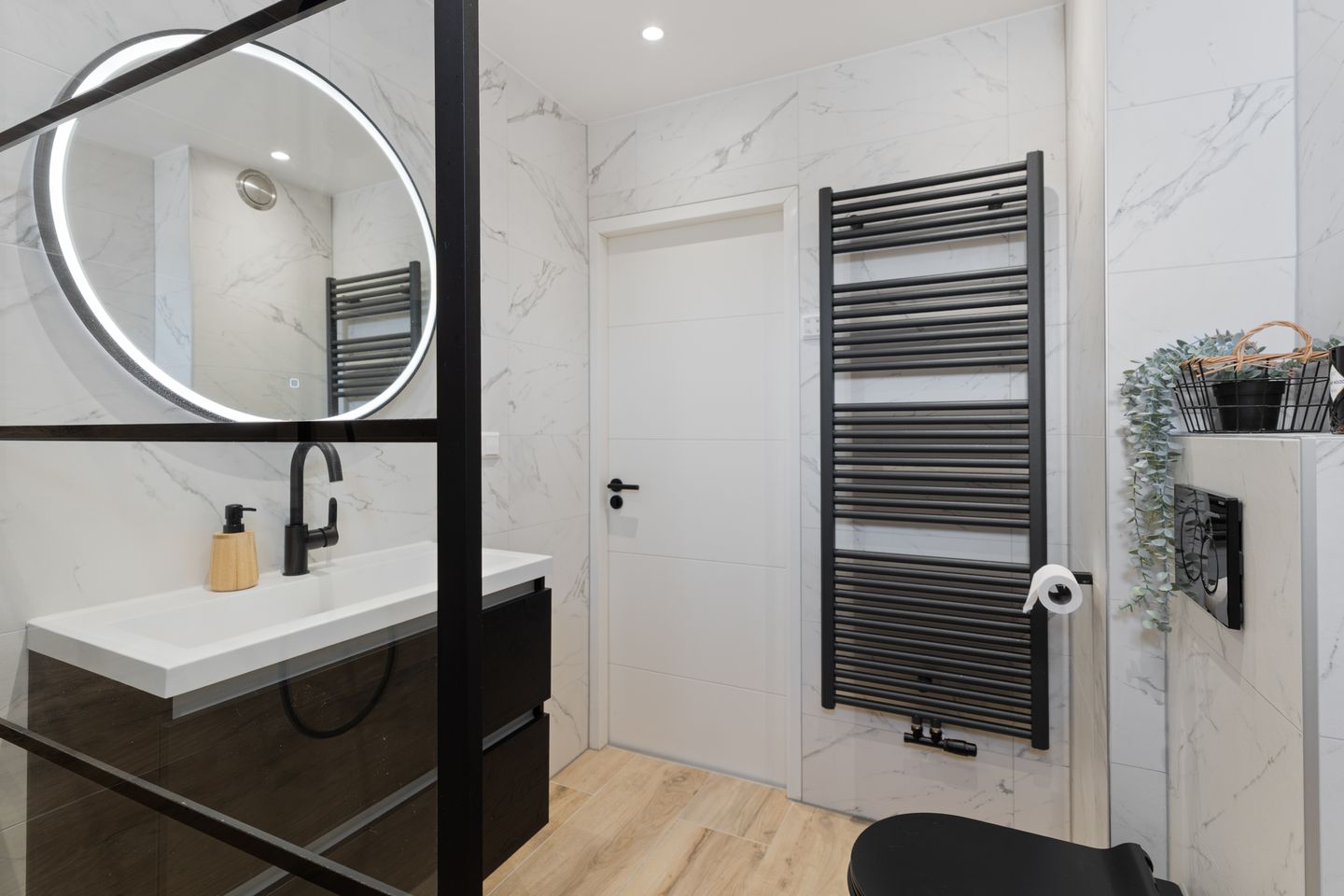 Move-in Ready 4-Bedroom Family Home in Almere Muziekwijk — 40