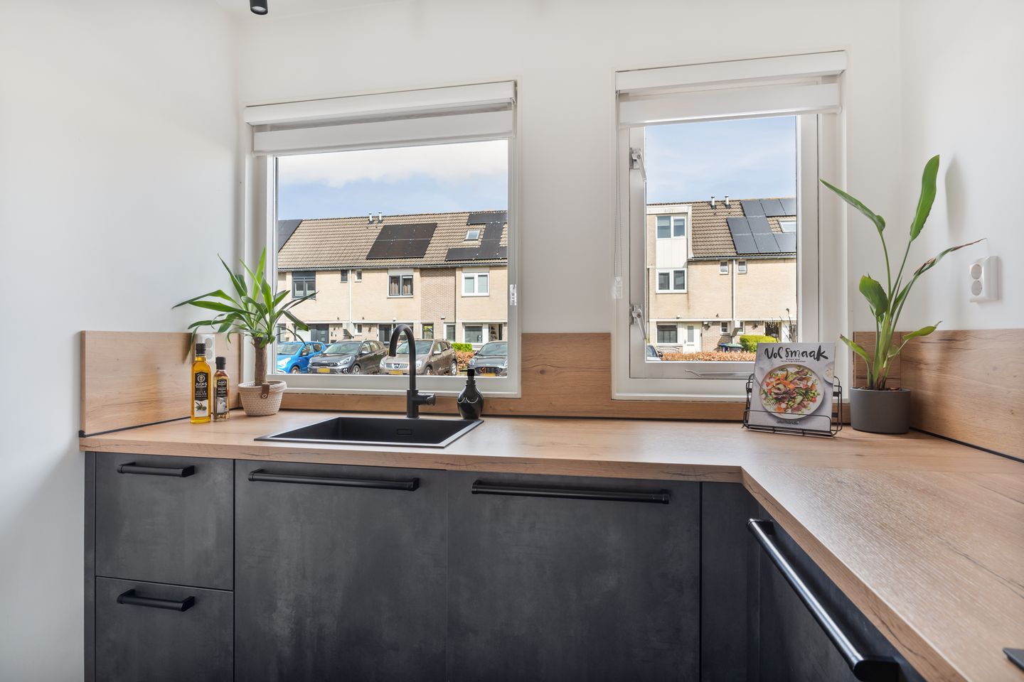 Move-in Ready 4-Bedroom Family Home in Almere Muziekwijk — 25
